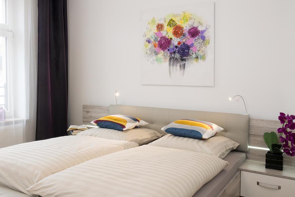 Leon Apartment *