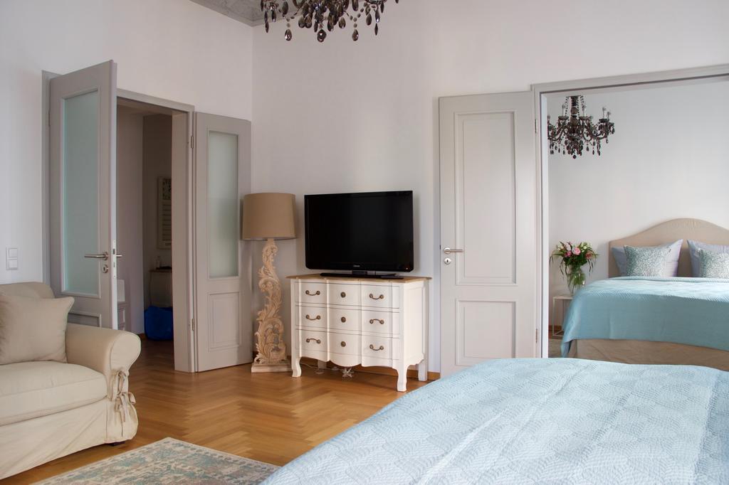 Leon Apartment *